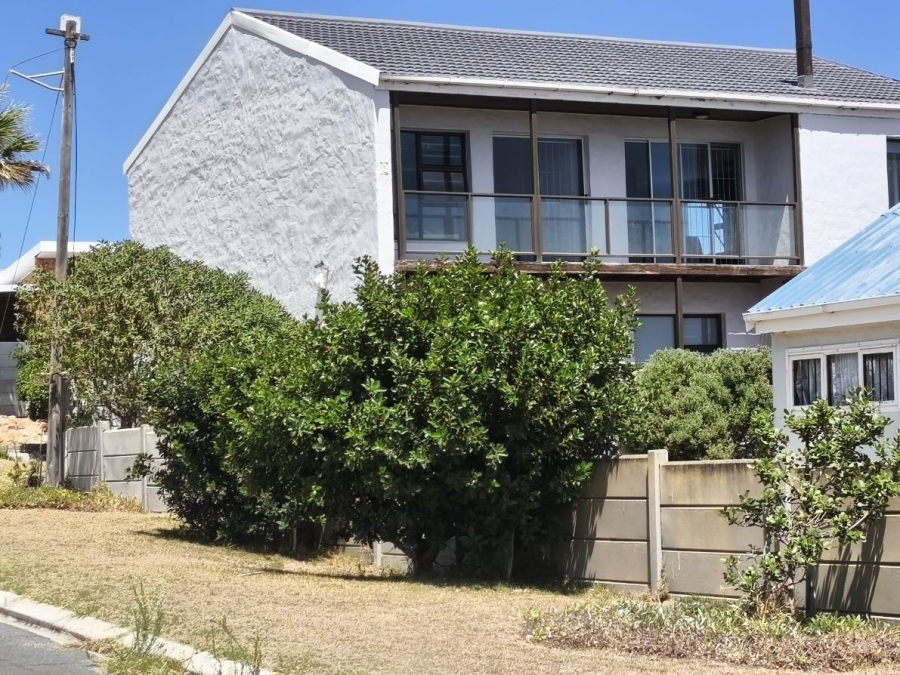 4 Bedroom Property for Sale in De Kelders Western Cape